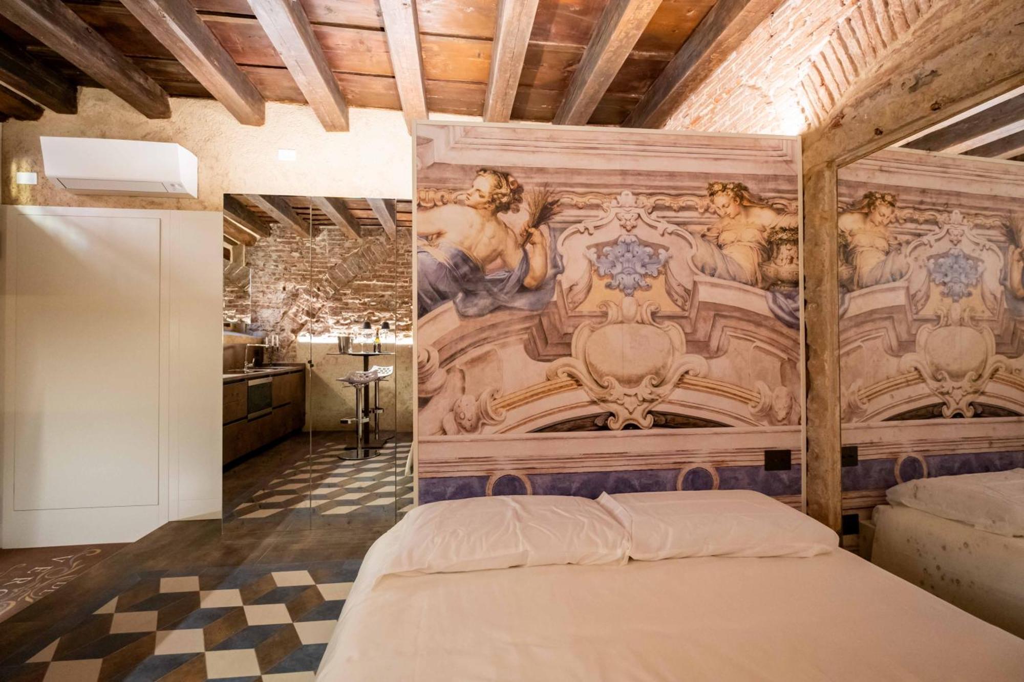 Verona Deluxe Boutique Room Екстериор снимка