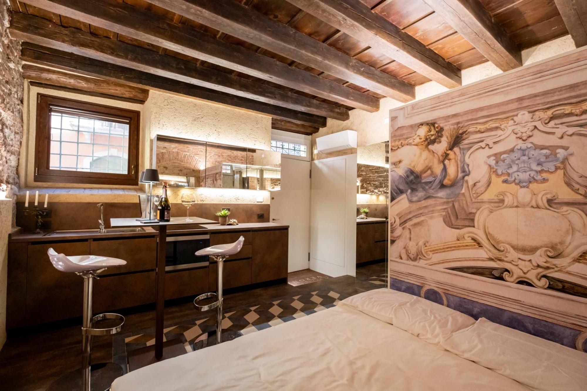 Verona Deluxe Boutique Room Екстериор снимка