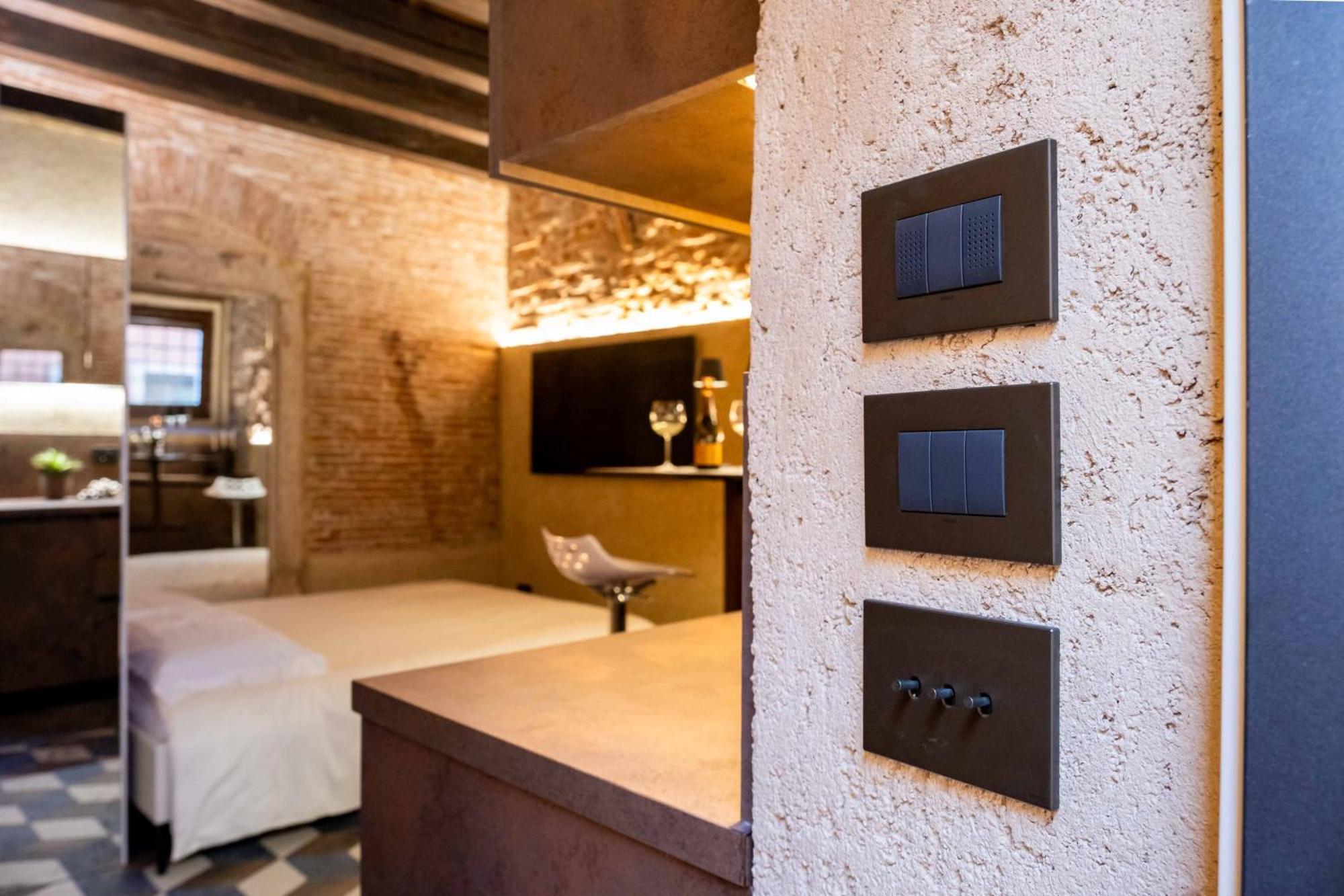 Verona Deluxe Boutique Room Екстериор снимка