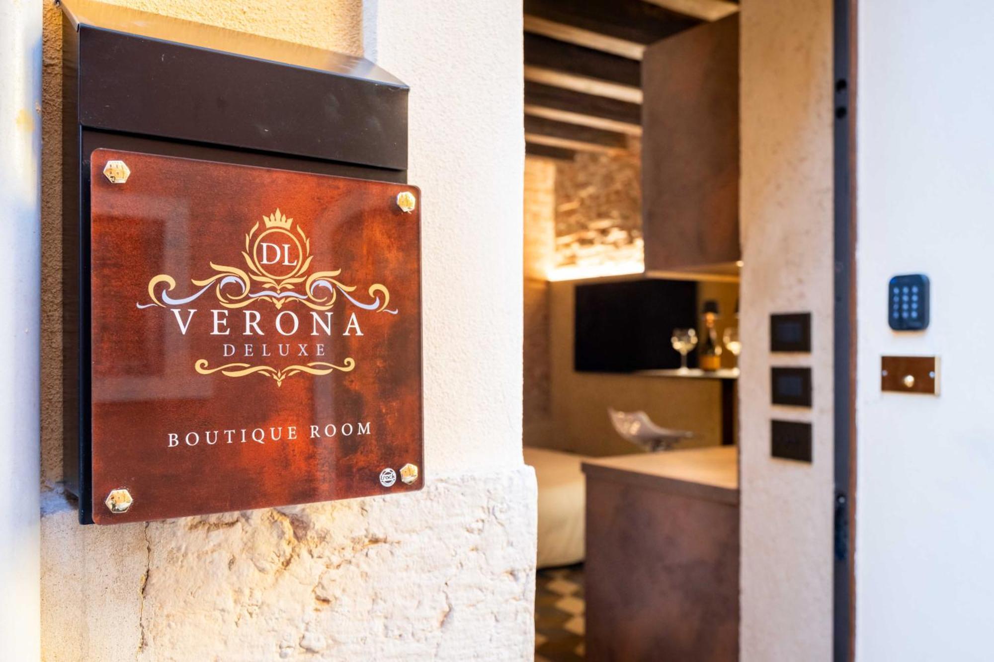 Verona Deluxe Boutique Room Екстериор снимка